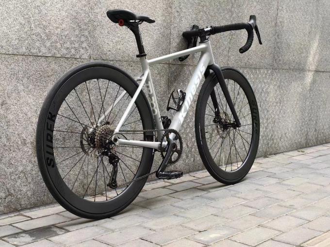 700x32c Leichtgewicht Road Racing Bike Rahmen Aluminiumlegierung Disc Road Bike 11